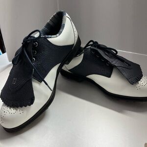 FootJoy Terrains Women’s Golf Shoes, Size 6 1/2M, White/Navy Blue, Kilties